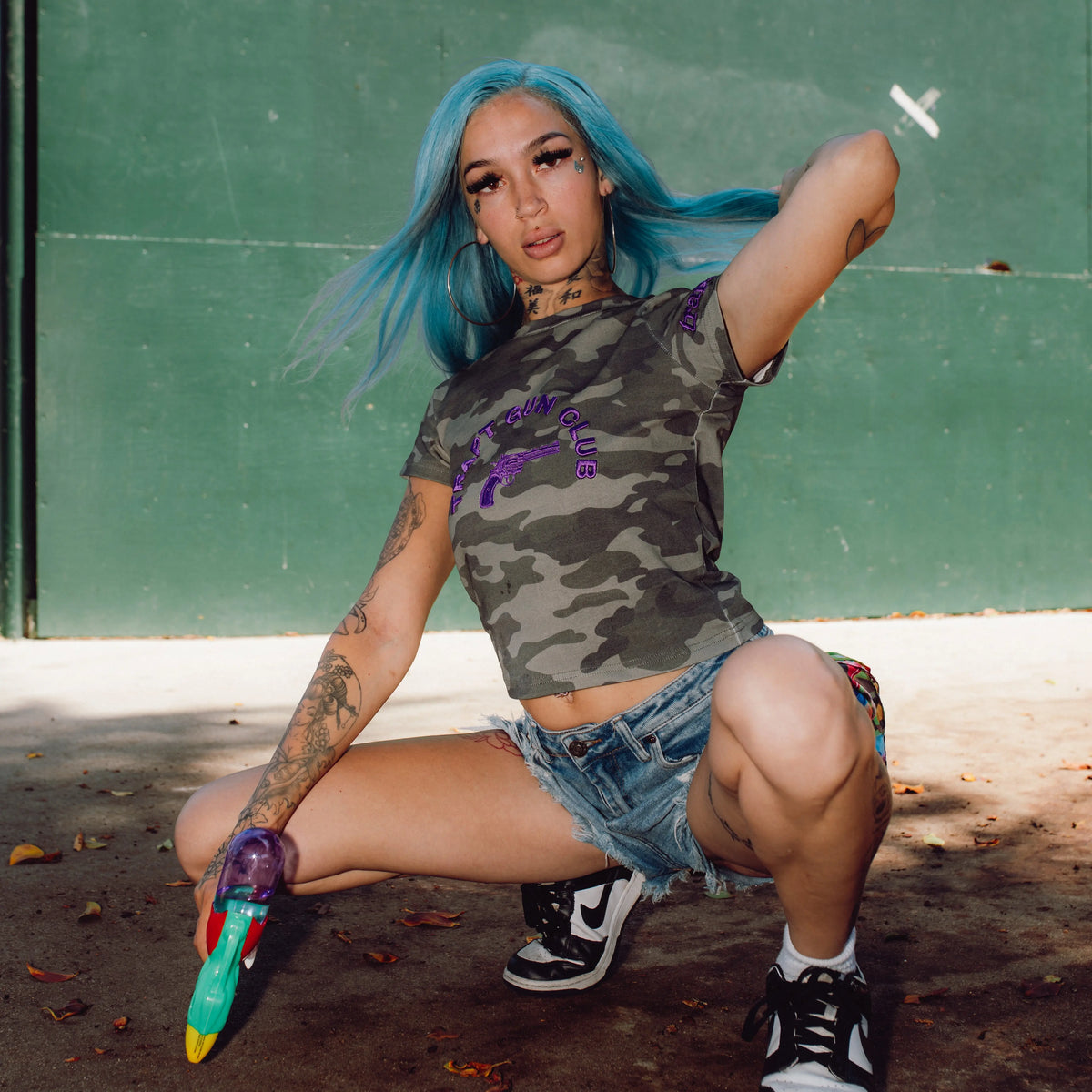 Trapt Gun Club Crop T-shirt TRVPTCLOTHING